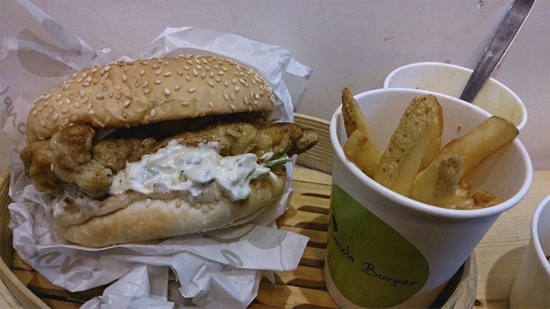 cajun chicken burger - 香港大角咀的panda burger