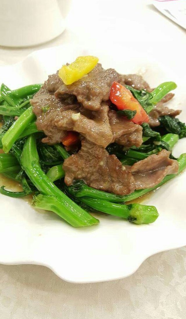 再食下菜心炒牛肉,菜心爽脆,不过食下