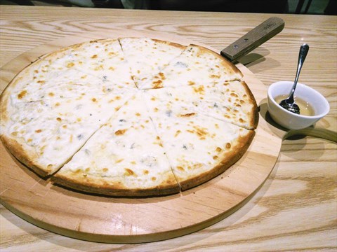Gorgonzola Pizza - 銅鑼灣的The Hwaduk
