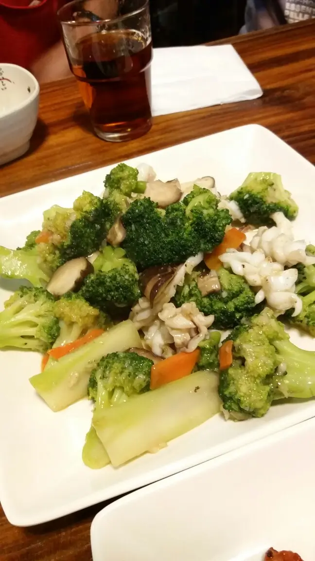 西兰花炒鲜鱿 $ 70