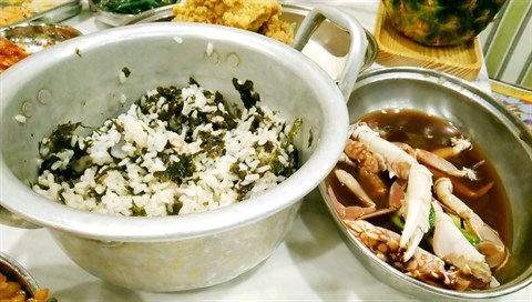 飛機醬缸醃蟹跟紫菜麻油伴飯 - 大圍的Sister Korea Cafe