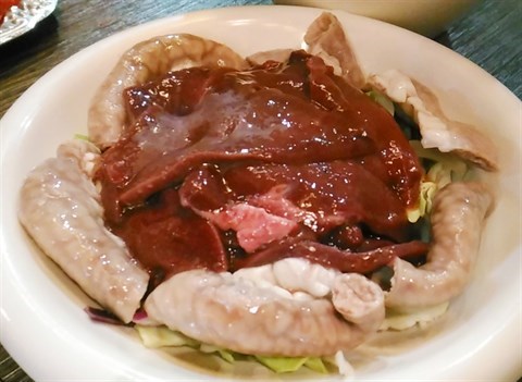 黃沙豬潤拼豬粉腸 - 銅鑼灣的尚鮮火鍋海鮮料理