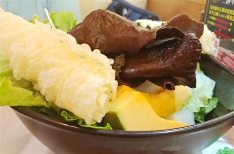 炸響鈴, 蔬菜 - 荃灣的牛の鍋
