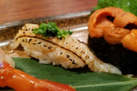 醬油炙燒左口魚裙邊壽司 - 淺水灣的笑酤和味炭燒