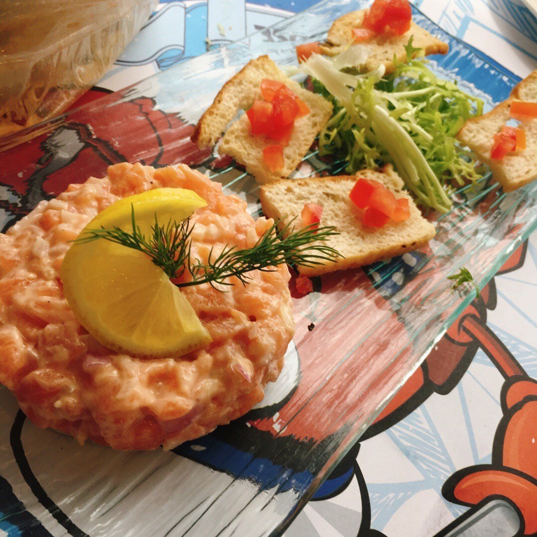 三文鱼他他 salmon tartar $108