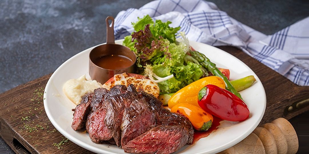 https://static5.orstatic.com/info/booking/menu/vdayspecial2023/images/MooMooPlus.jpg