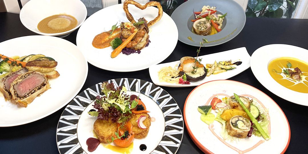 https://static5.orstatic.com/info/booking/menu/vdayspecial2023/images/Warren.jpg