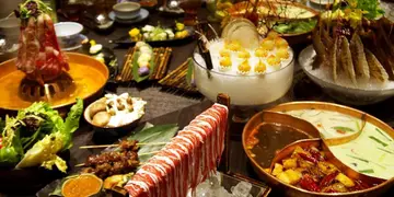 夏日火锅新口味！四国汤底+火焰醉牛（有片）