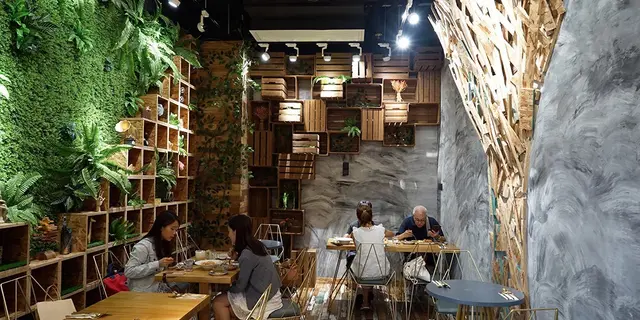 油麻地木盒牆身樓上café 食Wilson落肚？