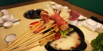 麻辣控必食！正宗成都串串麻辣火锅 特色水果牛肉串 (有片)