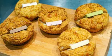 五款日式菠萝油配芝士蛋咖啡  鲗鱼涌新开轻食店（有片）