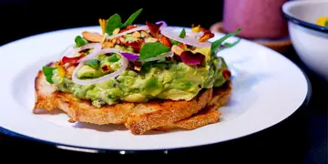註冊營養師開設！中環新開健康輕食Café 紅菜頭朱古力、原個牛油果配酸種麵包