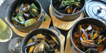 尖沙咀新开仿海边法国风情餐厅   主打4国口味青口料理  