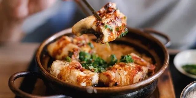 4大創意煲仔飯!日式鰻魚煲仔飯、火焰玫瑰肥牛煲仔飯