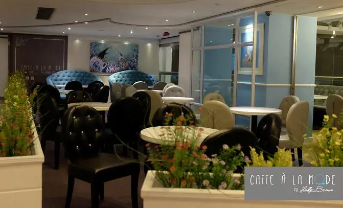 Caffe A` La Mode by Holly Brown