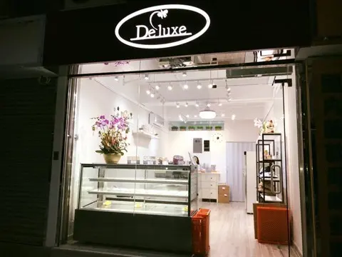 Deluxe Bakery