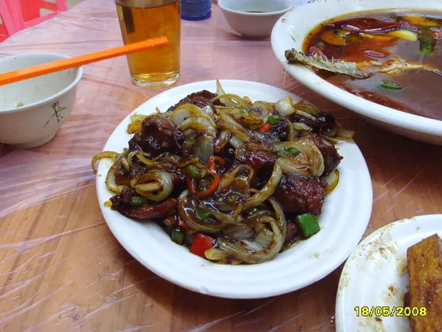 非煲仔上的「梅」牛仔骨煲