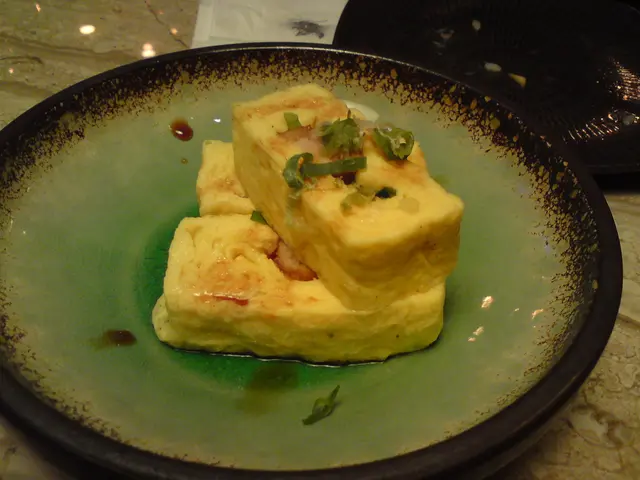 蒸玉子雞骨捧