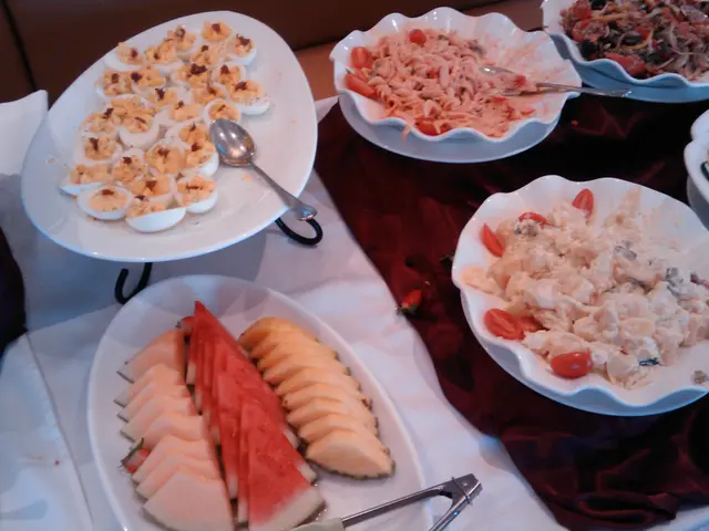 蛋沙律,生果,薯仔沙律,通粉沙律