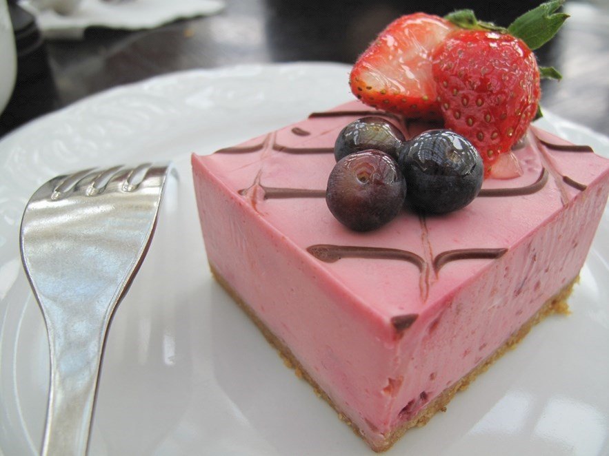 Berry Cake Simplylife Bakery Cafe S Photo In Kowloon Tong Hong Kong Openrice Hong Kong