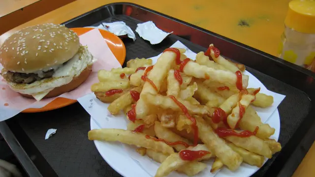 厚炸薯條+爆好味漢堡包