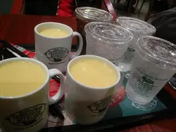 跟餐的粟米湯及汽水
