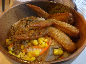 芝麻鸡奕肉燥饭