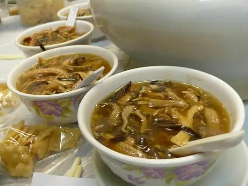 蛇羹仍然掛頭牌