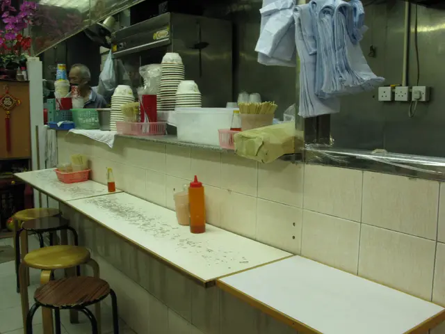 there's uncle chan!!