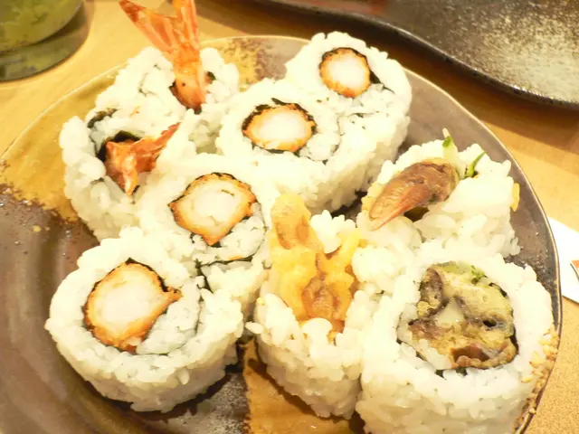 炸蝦反卷+軟殼蟹牛卷