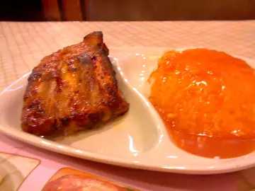 特别又好味的烧猪肋骨配饭