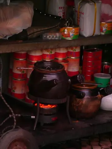 在澳門閒過立秋的瓦煲咖啡