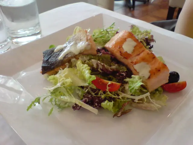 煎三文魚扒配日式沙律