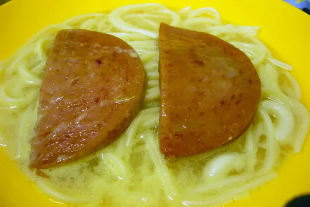 餐肉意粉