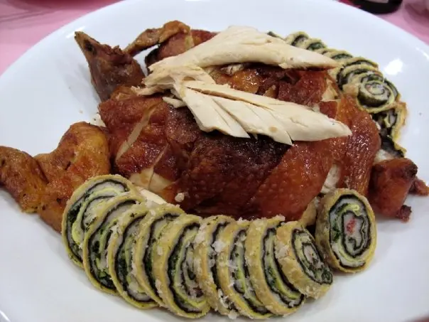 是夜最佳賣相獎的得主~香酥四寶片皮雞,貴在雕飾的功夫。