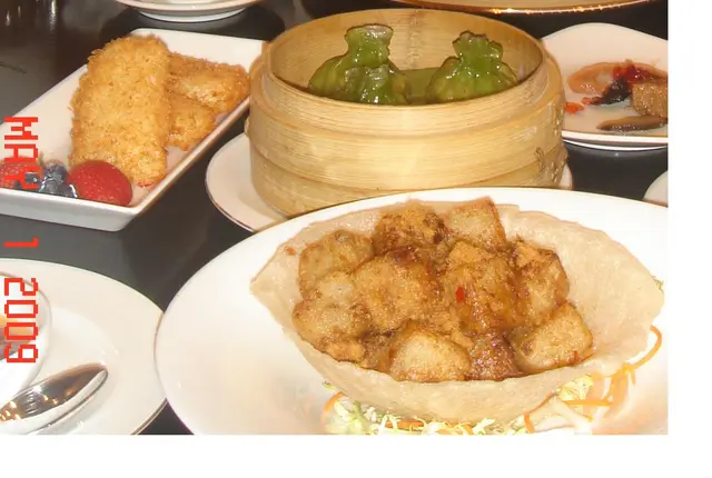 翠綠雲南什菜餃, XO炒蘿蔔糕 & 炸海鮮卷 