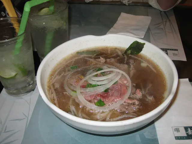 生牛肉河，湯底唔錯！