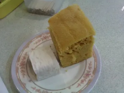 糯米卷跟馬拉糕,放在一起,效果挺有趣...