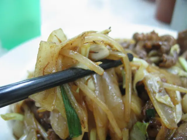 味道剛好而不油膩，而且洋蔥韮黃及椰菜絲下得足