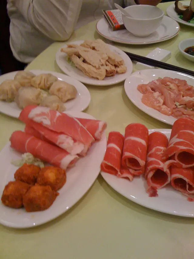 平價料份量較多,貴ge好似肉類就俾好少你.