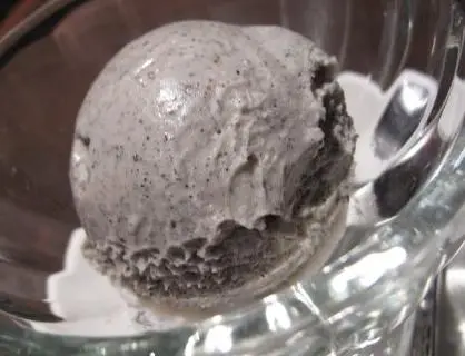 勁香~黑芝麻味雪糕球