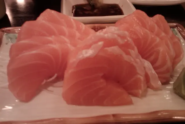 半磅三文魚刺身