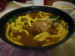 五香牛肉粗麵