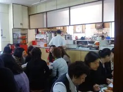 一入去就 "德成彩虹, 安心食用"
