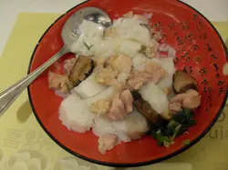 北菇鸡粒陈村粉