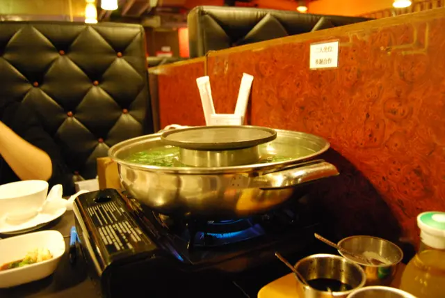 兩個人係用呢種鍋，鐵板雖然細細但都夠用