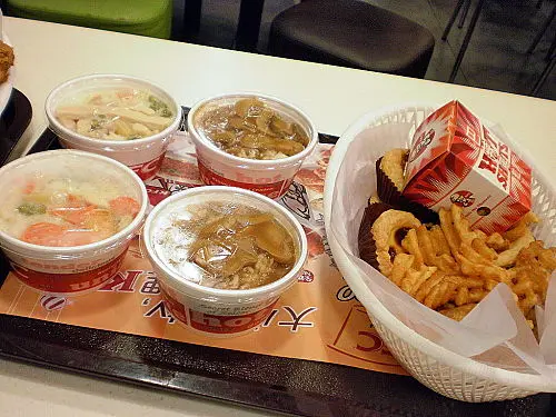 2個辣汁蘑菇香飯+2個家鄉雞皇飯+格格脆薯塊+4件瑪嘉烈葡撻+4件巴辣香雞翼+巴辣雞粒