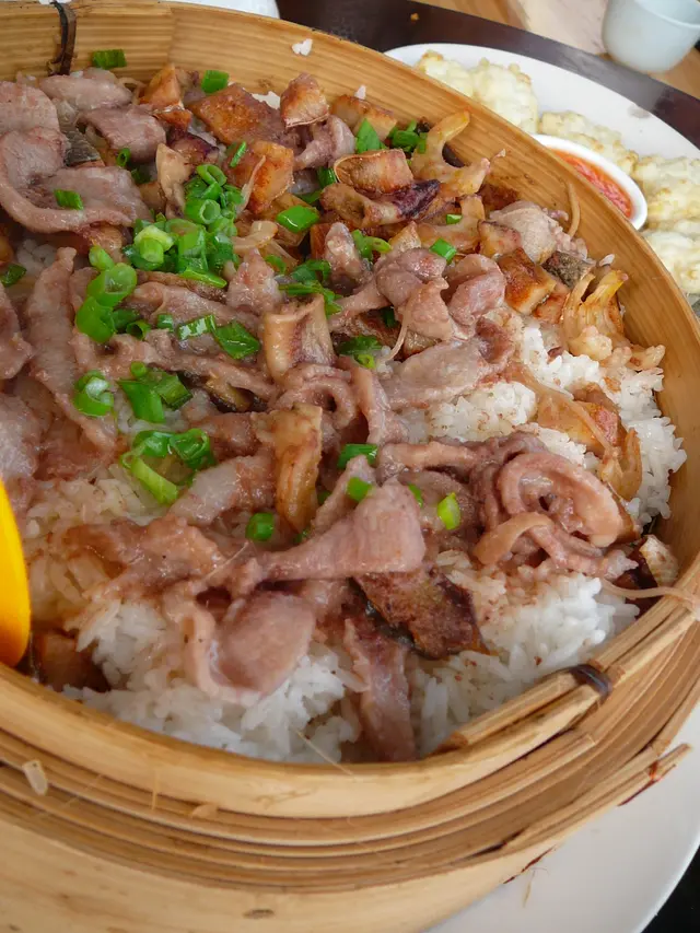 個名好長既籠仔飯 <3