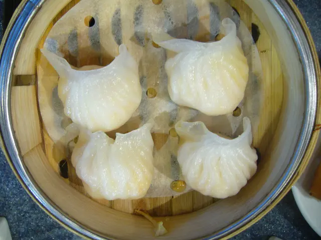 瑤柱蝦餃皇：外表精緻，內裡蝦肉爽甜，正