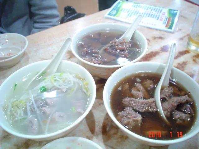 秘方牛坑湯好腍身好入味, 湯底勁好飲! 豬腸湯超好味! 深滬牛肉羮, 肉味濃夠腍! 三款都極力推介!